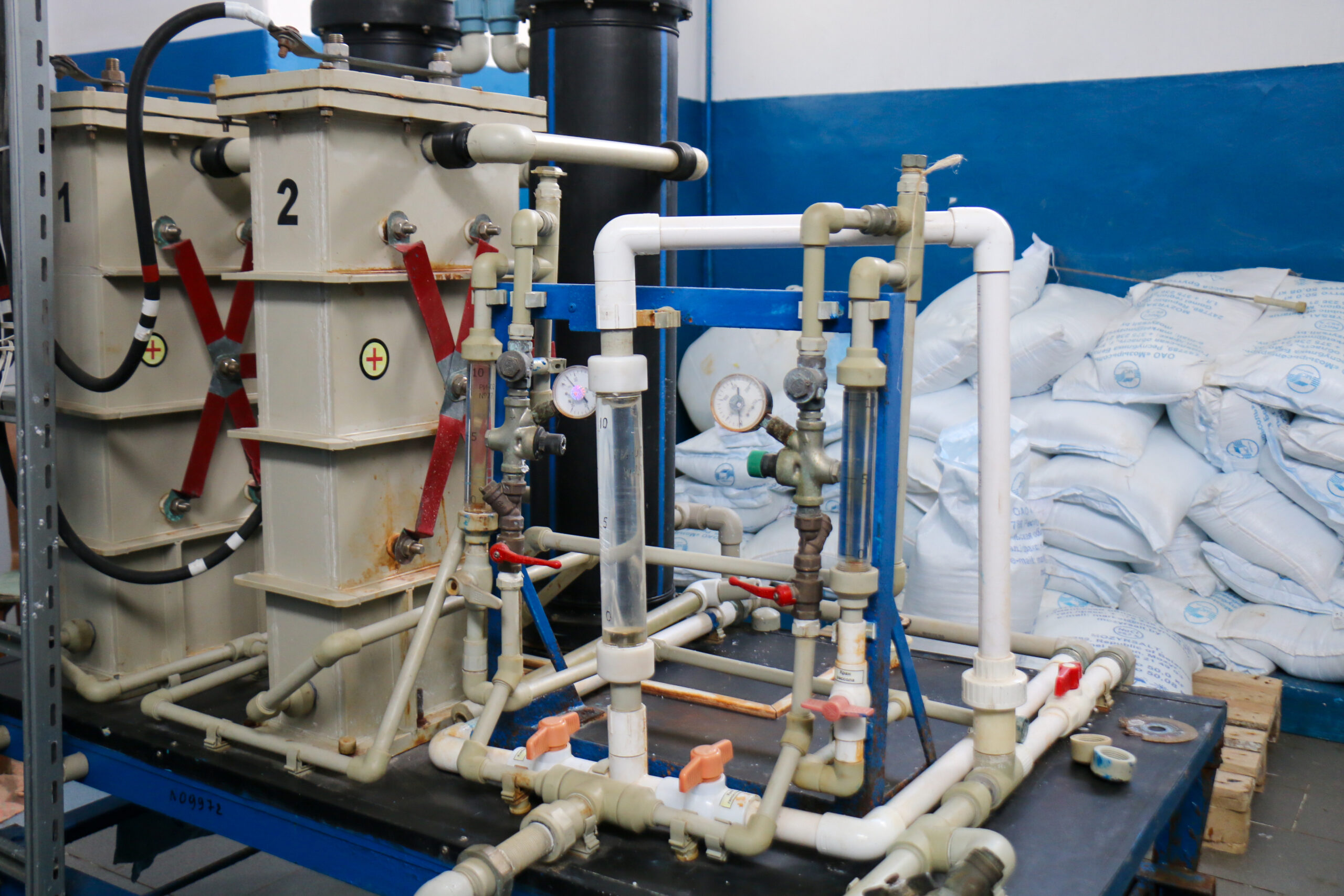 Сколько литров воды используют брестчане, можно ли пить из-под крана и нет ли в ней железа?